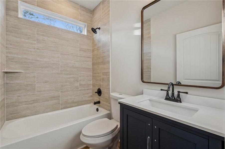 Furnished interior view inside a new home in , Dahlonega (Image 6).