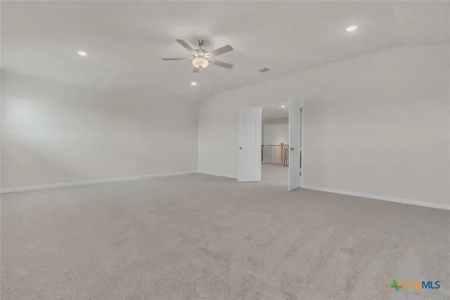 Representative unfurnished interior of a home built from the CHESEAPEAKE 3419SMR3CG by Saratoga Homes in Heritage Oaks, Killeen (Image 35). Representative unfurnished interior of a home built from the CHESEAPEAKE 3419SMR3CG by Saratoga Homes in Heritage Oaks, Killeen (Image 35).