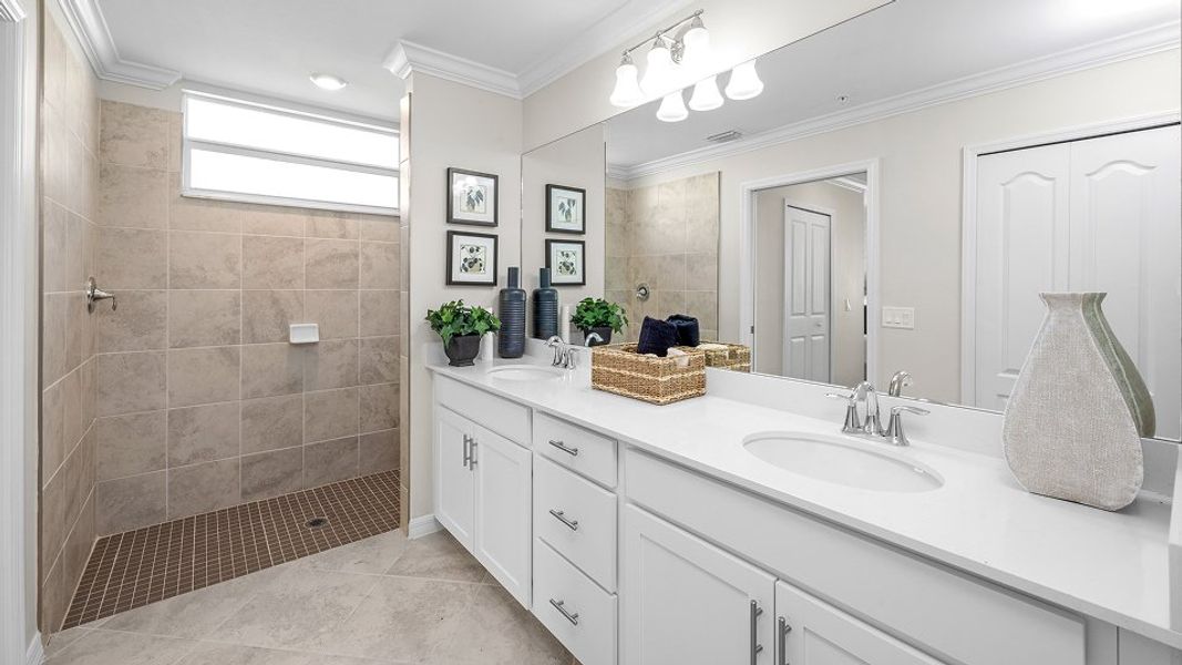 0086 Arabella Owners Bath 2of2 Base2