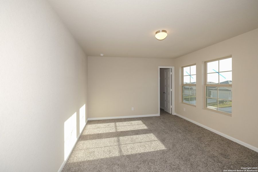 Spacious, unfurnished interior of a new home in Winding Brook, San Antonio (Image 11). Spacious, unfurnished interior of a new home in Winding Brook, San Antonio (Image 11).