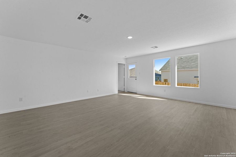 Spacious, unfurnished interior of a new home in , New Braunfels (Image 15).