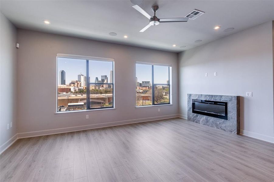 Spacious, unfurnished interior of a new home in , Dallas (Image 9).