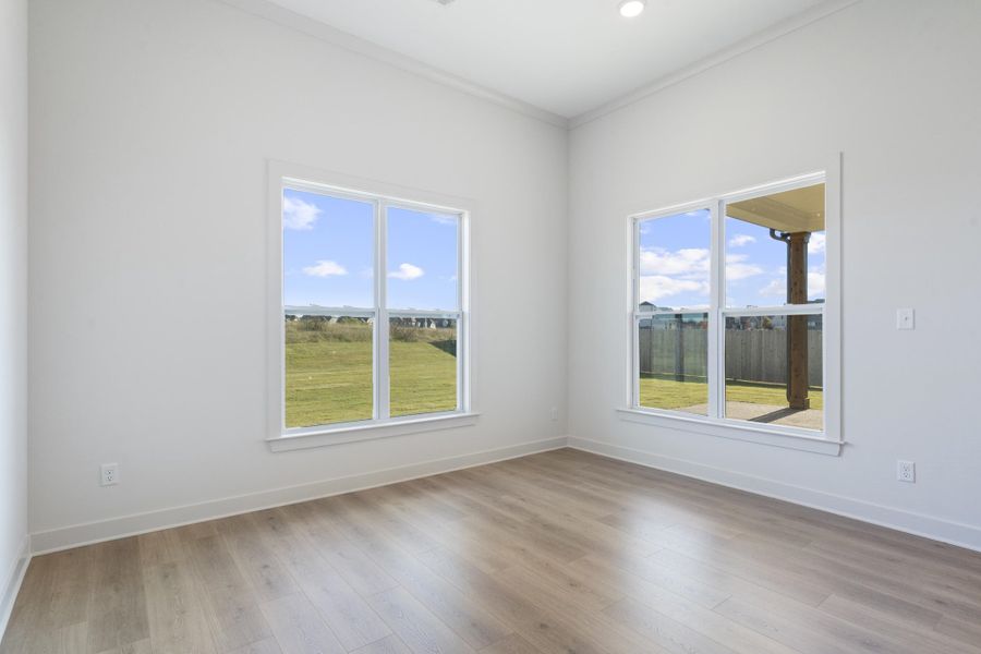 Spacious, unfurnished interior of a new home in White Oak, Arlington (Image 19).