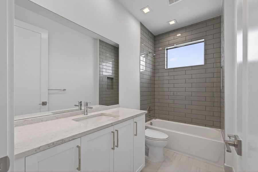 V58 ENSUITE BATH 4 43-web-or-mls-5D1A872