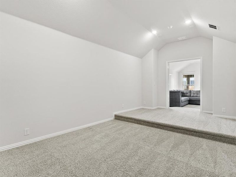 Spacious, unfurnished interior of a new home in Star Ranch, Godley (Image 26).