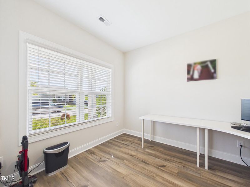 CAM01608G0-PR0104-STILL018