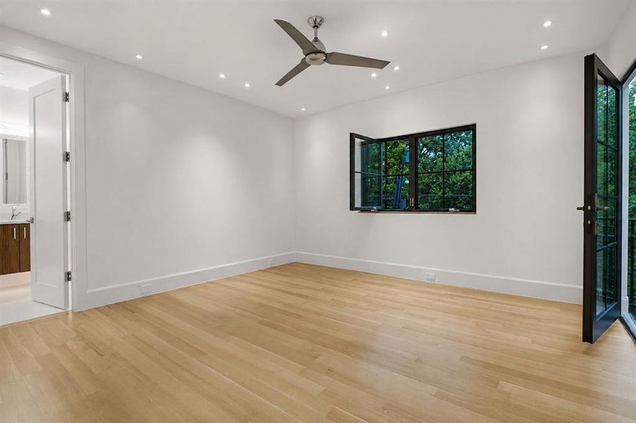 Spacious, unfurnished interior of a new home in , Dallas (Image 19).