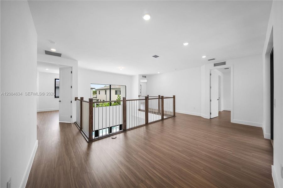Spacious, unfurnished interior of a new home in , Miami (Image 15).