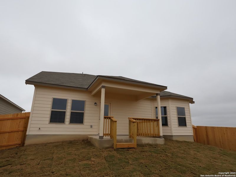 Exterior details and patio area of a home in Paloma Park, Converse (Image 25).