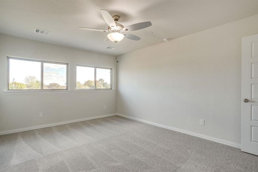 Spacious, unfurnished interior of a new home in , Mansfield (Image 28).