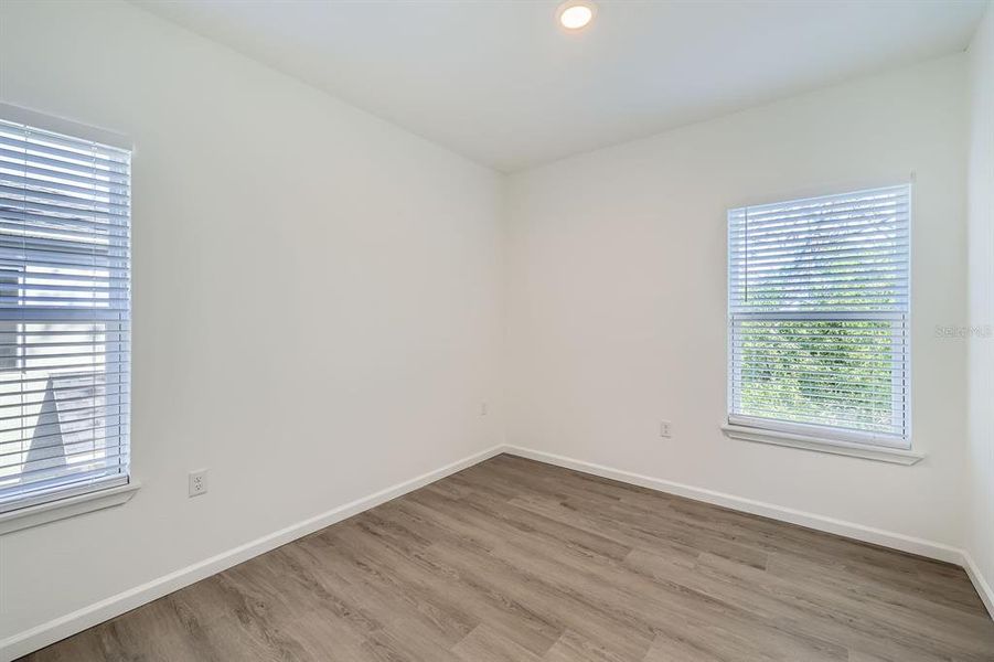 Spacious, unfurnished interior of a new home in , Orlando (Image 36).