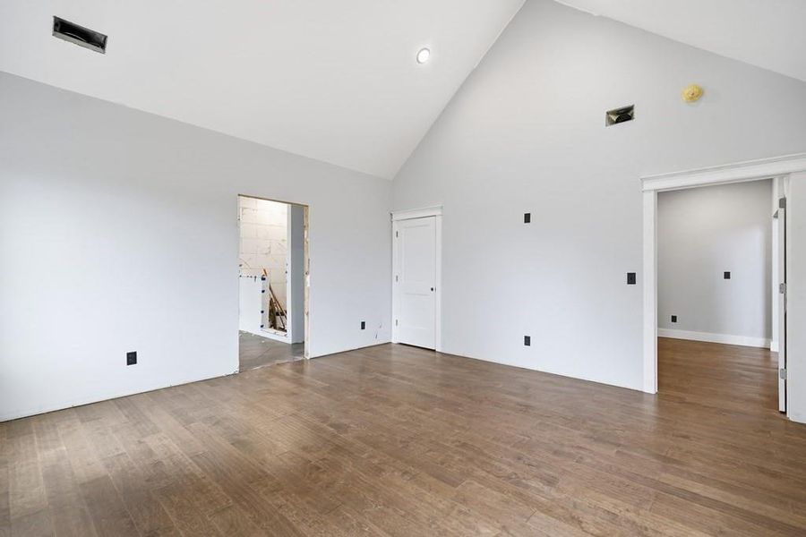 Spacious, unfurnished interior of a new home in , Ellijay (Image 29).