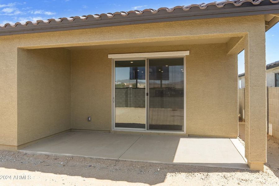 COVERED BACK PATIO