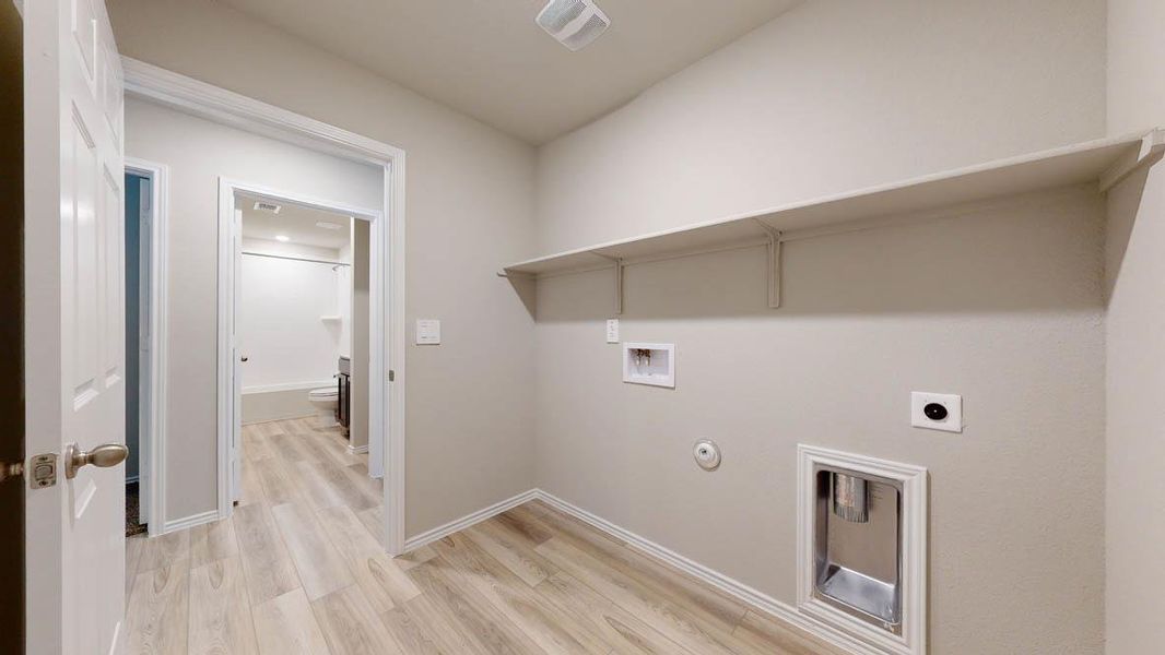 Spacious, unfurnished interior of a new home in Turnbo Ranch, Killeen (Image 27).