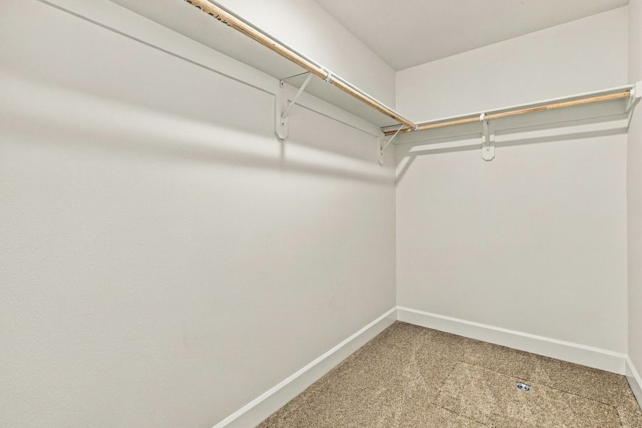 Spacious, unfurnished interior of a new home in Upland Meadows, Hermiston (Image 22).