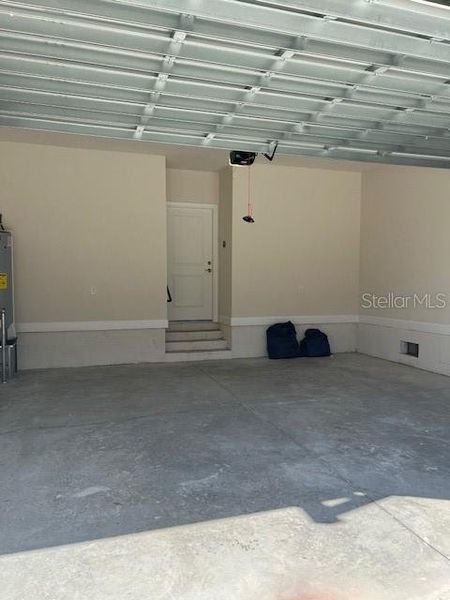 Spacious, unfurnished interior of a new home in , Tampa (Image 15).