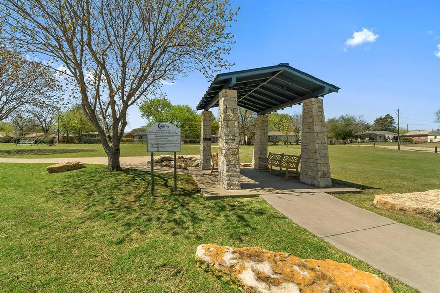 Community amenities in Tarrytown, Crowley (Image 4).