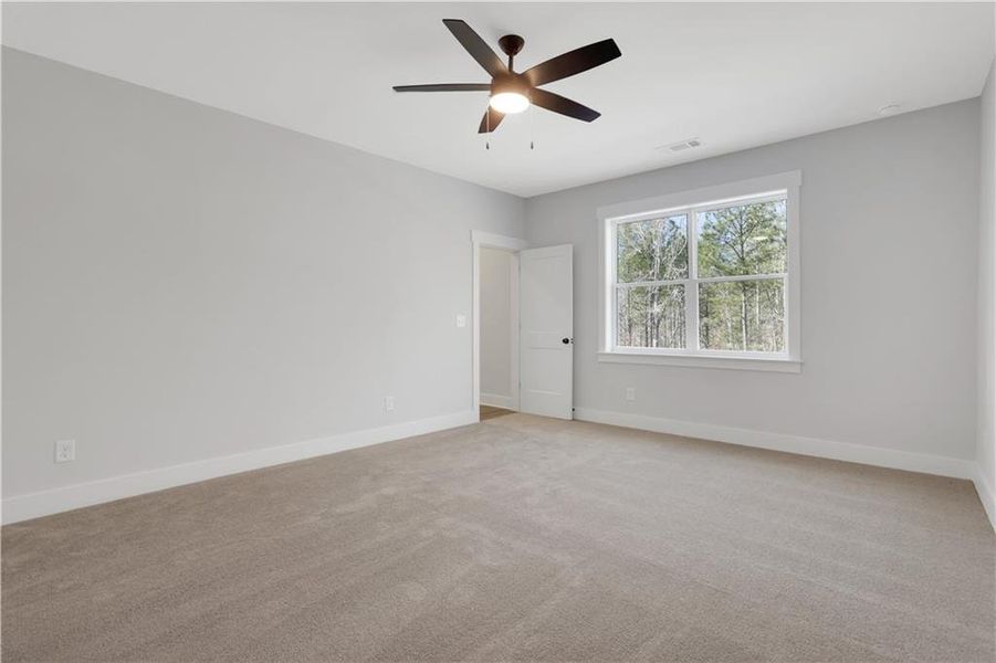 Spacious, unfurnished interior of a new home in Cambridge, Flowery Branch (Image 41).
