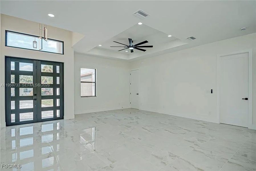 Spacious, unfurnished interior of a new home in , Lehigh Acres (Image 24).