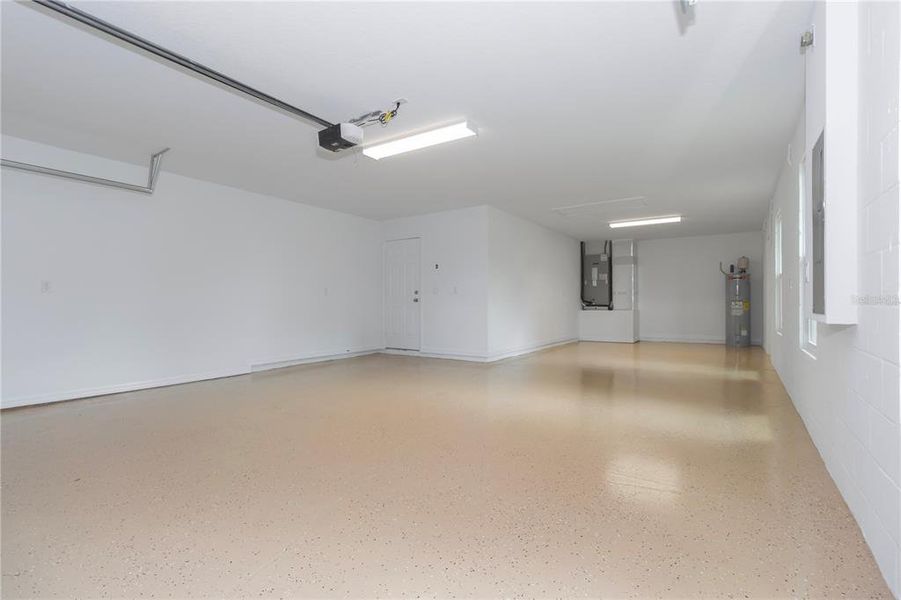 Spacious, unfurnished interior of a new home in , Spring Hill (Image 42).