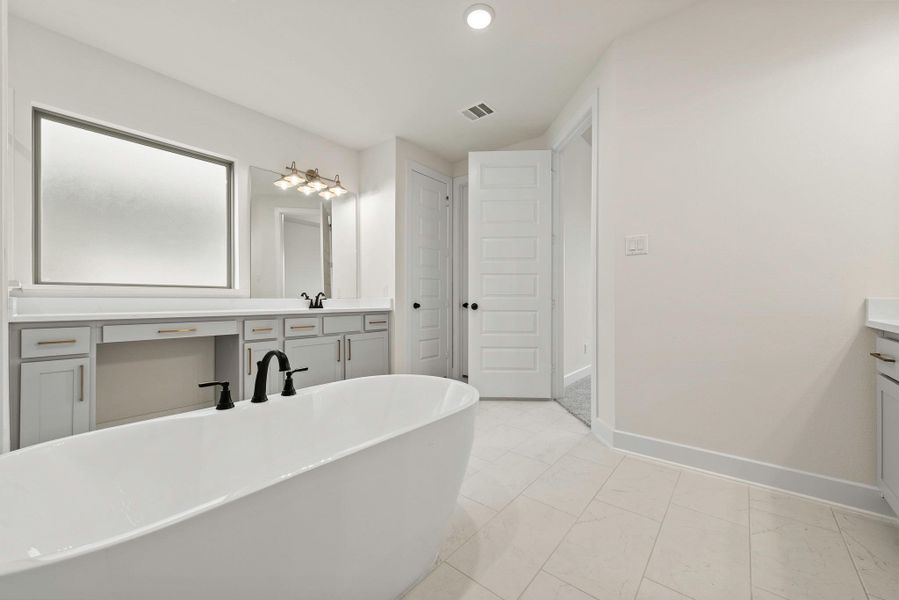 Representative image. Features, specifications, selections and colors may vary. Representative image. Features, specifications, selections and colors may vary.