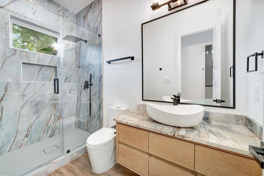 Furnished interior view inside a new home in , Dallas (Image 13).