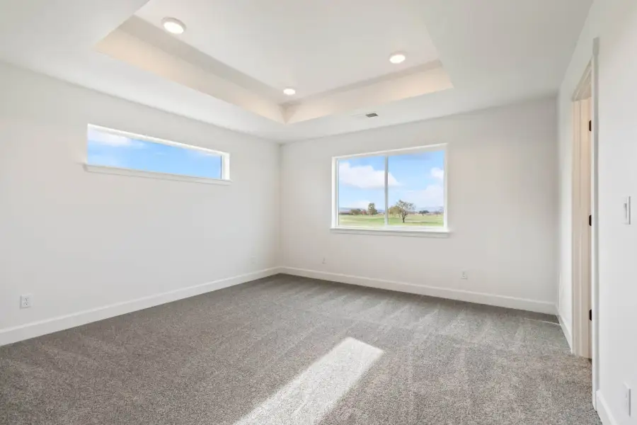 Spacious, unfurnished interior of a new home in Willowbrook, Madras (Image 21).