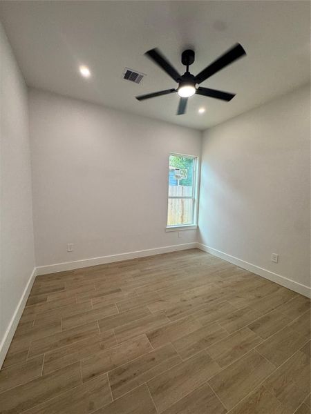 Spacious, unfurnished interior of a new home in , Pasadena (Image 10).