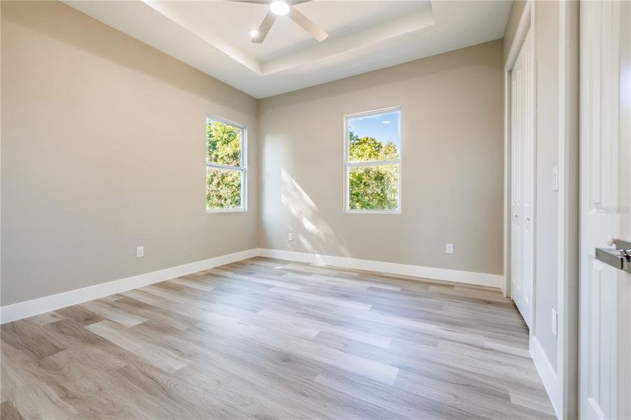 Spacious, unfurnished interior of a new home in , Tampa (Image 37).