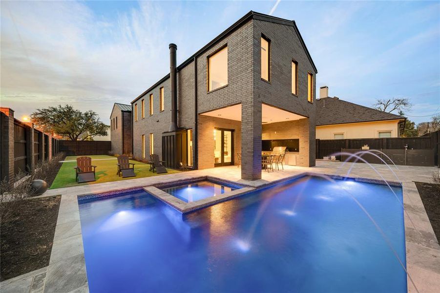 Exterior details and patio area of a home in , Dallas (Image 24).