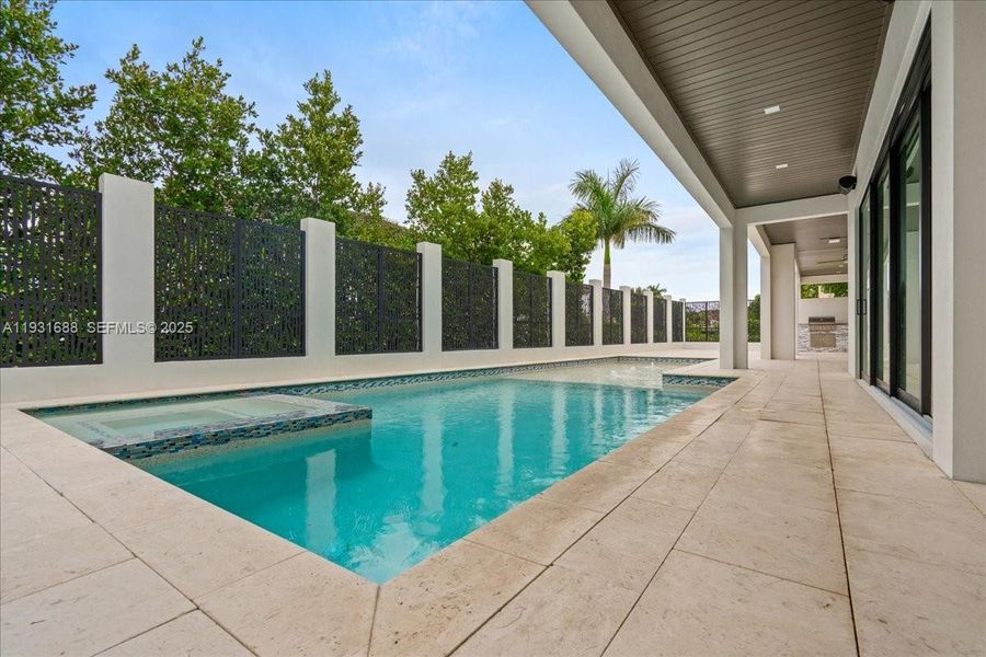 Exterior details and patio area of a home in , Naples (Image 33).