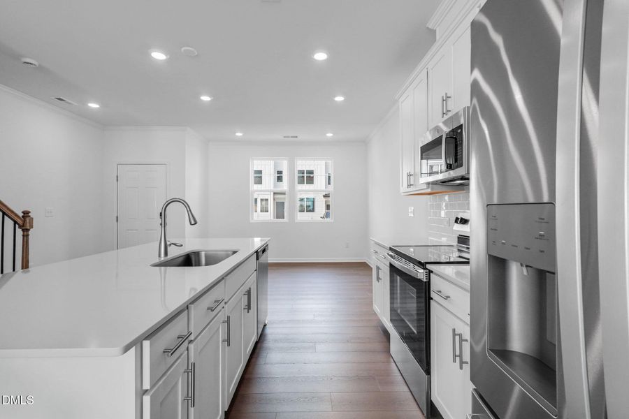 SUN_ElmGrove_Pic_Jackson_QMI_17_Kitchen_