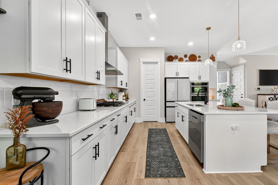 Furnished interior view inside a new home in , Ravenel (Image 16).