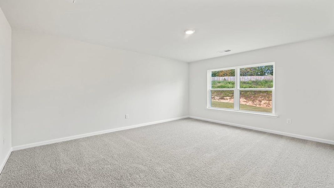 Spacious, unfurnished interior of a new home in Hunters Ridge, Woodruff (Image 31).