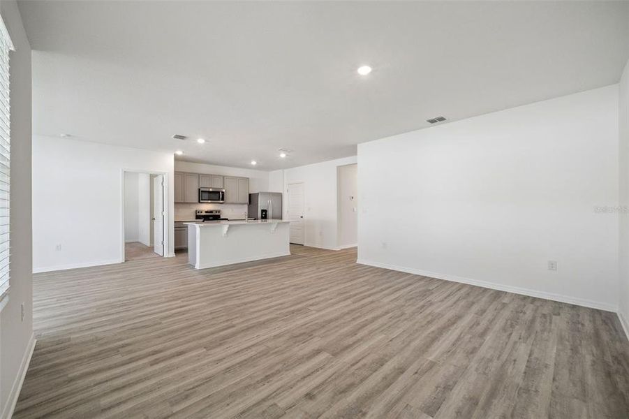 Spacious, unfurnished interior of a new home in , Tavares (Image 16).