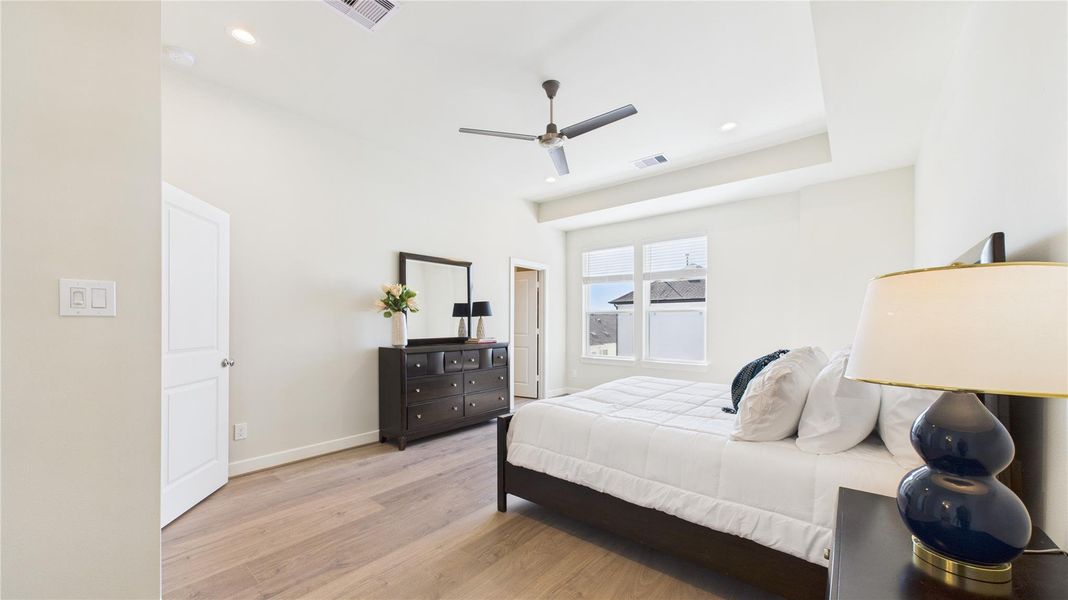 Mucho space. Mucho space.