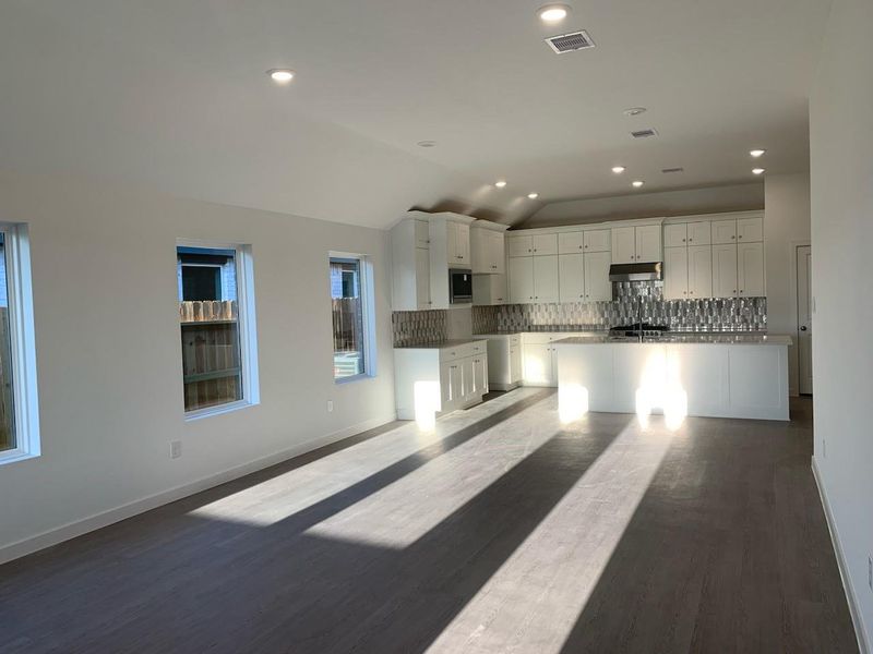 *Not actual home, pictures are representative of same floor plan* *Not actual home, pictures are representative of same floor plan*