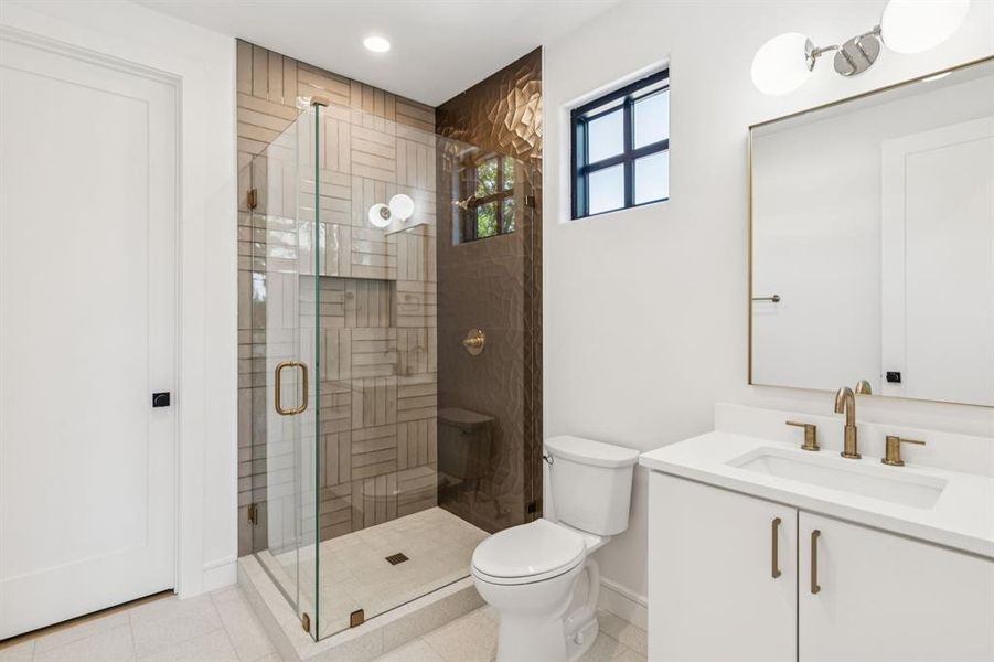 Furnished interior view inside a new home in , Dallas (Image 21).