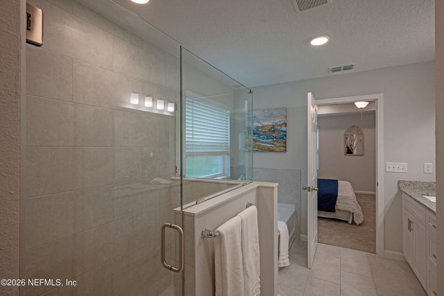 Furnished interior view inside a new home in , Jacksonville (Image 7).