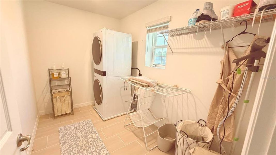 Furnished interior view inside a new home in , Kissimmee (Image 27).