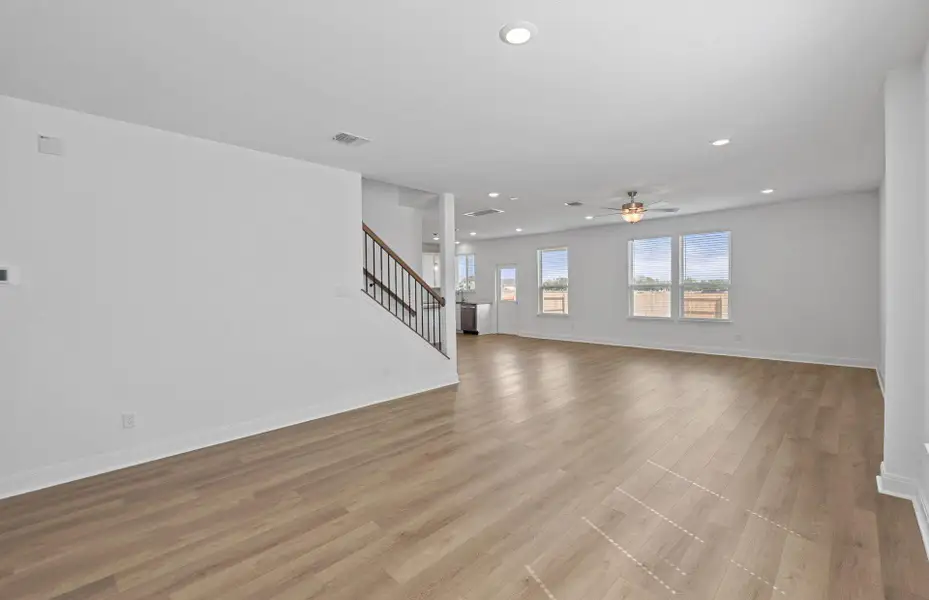 Spacious, unfurnished interior of a new home in Patterson Ranch, Georgetown (Image 13).