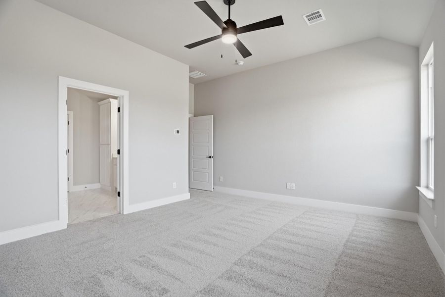 Spacious, unfurnished interior of a new home in Taylor Ranch, Springtown (Image 35).
