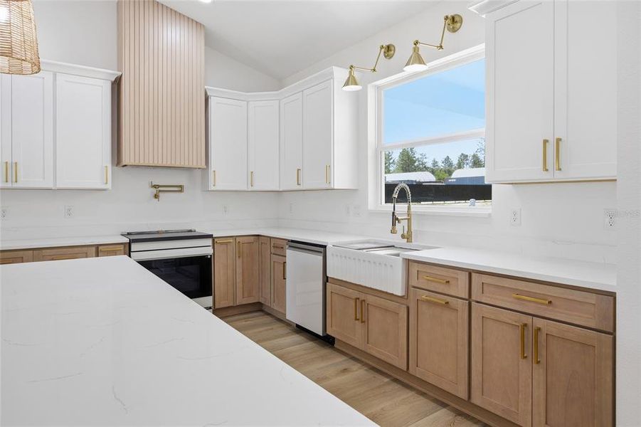 Furnished interior view inside a new home in , Dunnellon (Image 9).