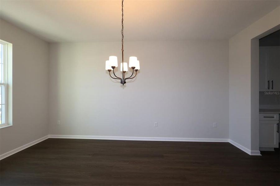 Spacious, unfurnished interior of a new home in Hawk's Overlook, Oviedo (Image 11).