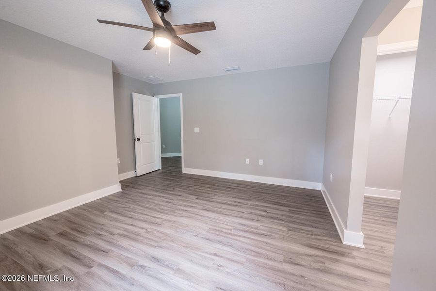 Spacious, unfurnished interior of a new home in , Florahome (Image 23).