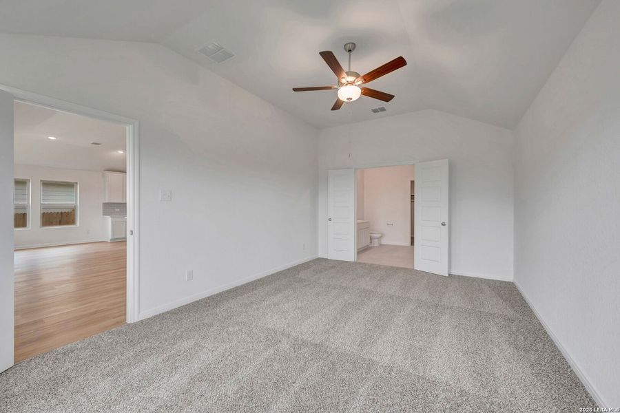 Spacious, unfurnished interior of a new home in Greenspoint Heights, Seguin (Image 22).