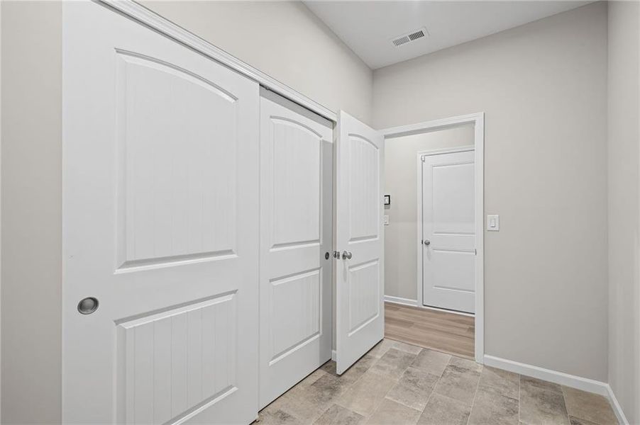 Spacious, unfurnished interior of a new home in Easton Park, Dallas (Image 35).