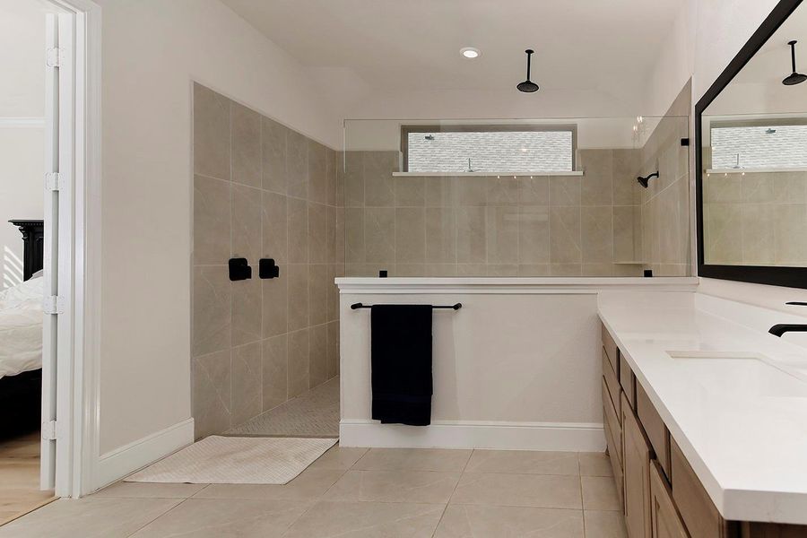 Furnished interior view inside a new home in Chambers Creek, Willis (Image 14). Furnished interior view inside a new home in Chambers Creek, Willis (Image 14).