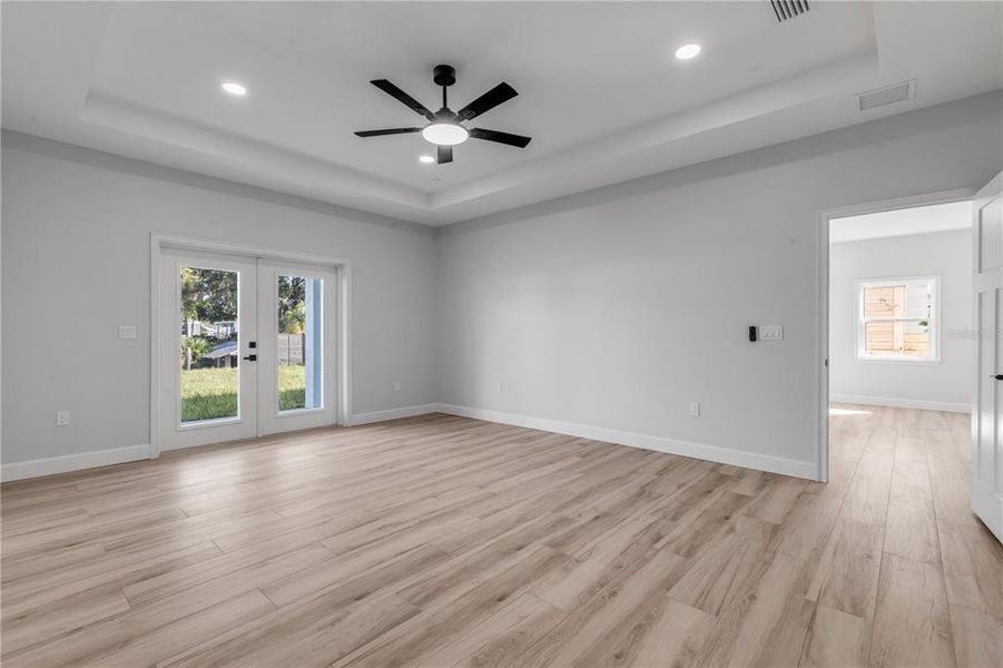 Spacious, unfurnished interior of a new home in , Oak Hill (Image 33).