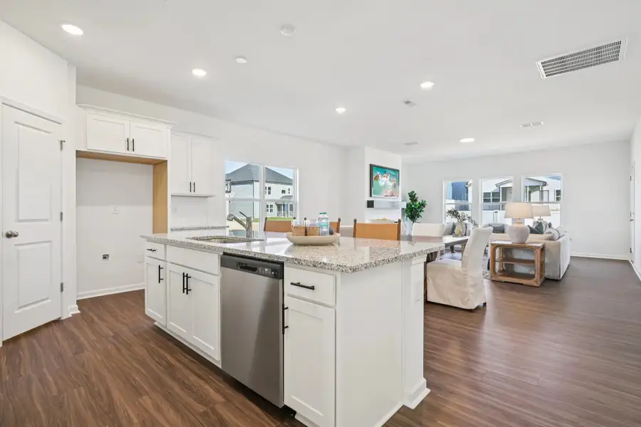 Representative images and renderings are for illustrative purposes. Actual structural options and design finishes of home may vary.